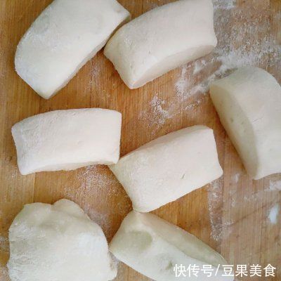 味极鲜|鲜猪肉酸菜包子你这么做，保证你吃一次想十次