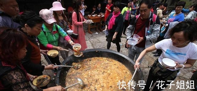 火锅|北方农村大锅菜,简单一切一扔,出锅香气四溢,两天不吃想得慌!