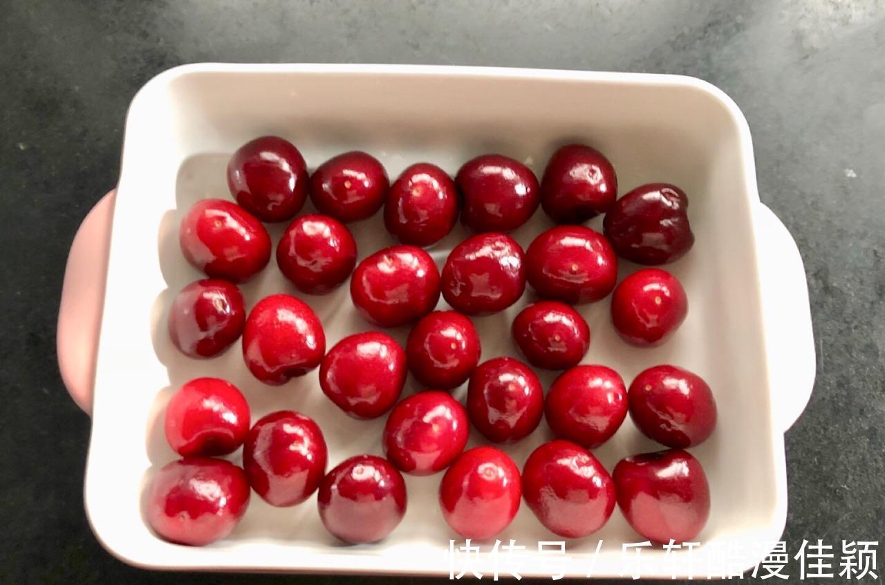 天冷,来一份好吃法式点心,果汁四溢,奶香浓郁