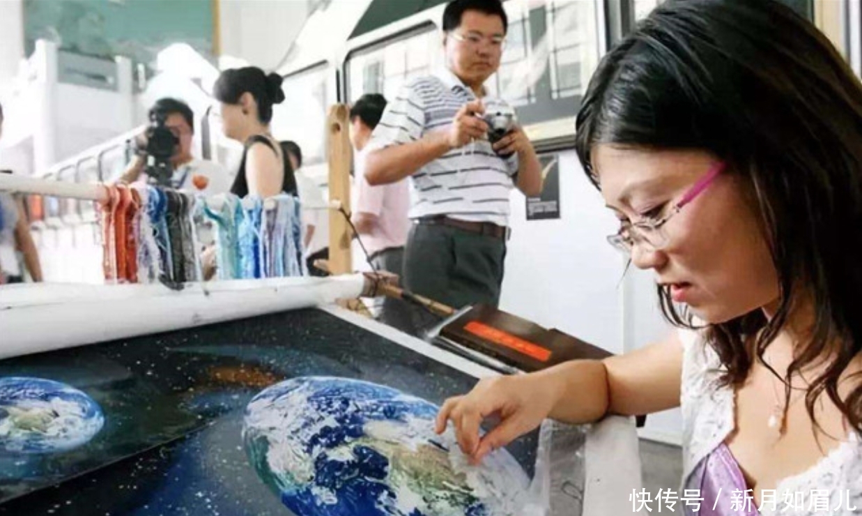 女子用针绣出宇宙星空，美国航天局欲购被拒，她：只可以留在中国