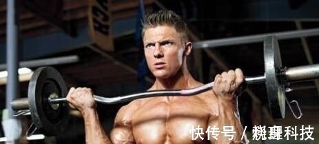 手臂|想要撑爆袖口的二头肌,几个杠铃弯举的常见错误,你一定要避免!