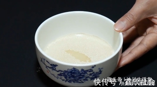 天冷发面慢，奶奶教我一个土方法，20分钟就能发满盆，太实用了