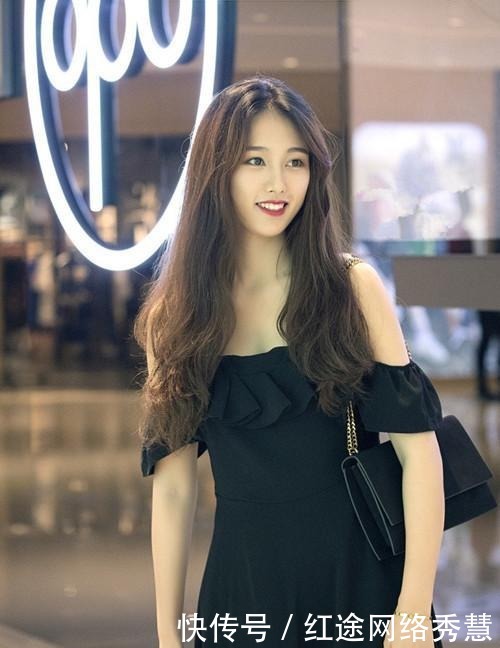 完美|街拍:长得好看的,轻熟风格的穿搭,展现出完美女神范儿!