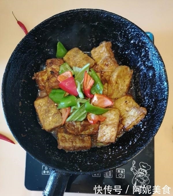 入伏后，宁可不吃肉，也要吃这菜，2元炒一锅，女人多吃气色好