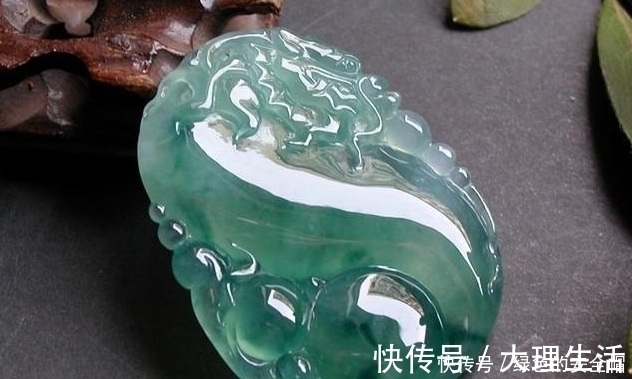 养护|翡翠首饰非常珍贵，所以要进行精心的养护，才能保持好的光泽