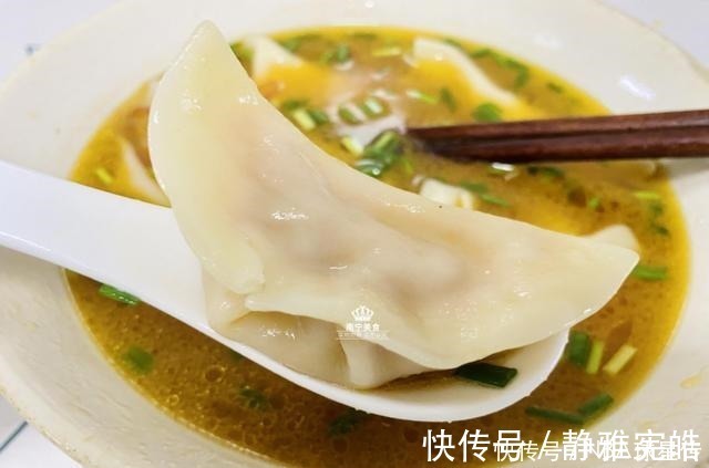 煮饺子，水开后就下锅是不对的，多做一个步骤，鲜嫩多汁还不破皮！