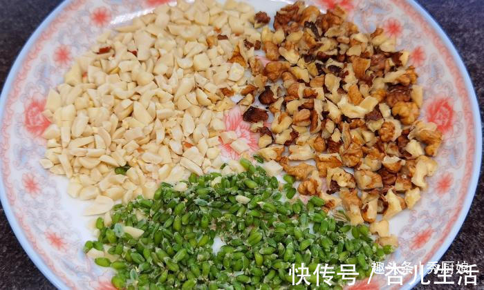 核桃|把麦穗放进锅里炒一炒,瞬间变美食,第一次见这种做法,长见识了