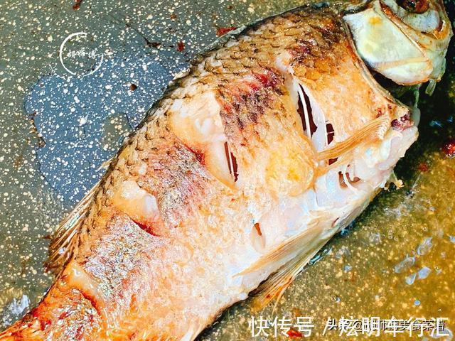 它是鱼腥味“死对头”,不管炖啥鱼,只要加半颗,鱼肉不腥更鲜香