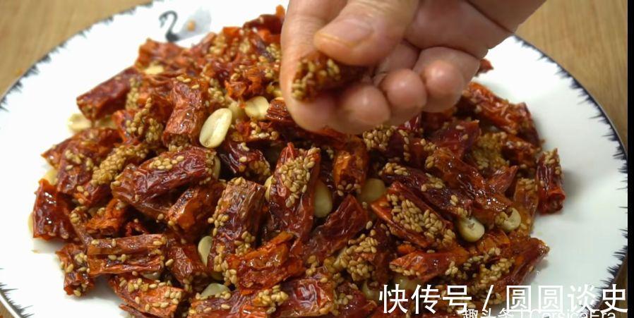 超市15元一斤的辣椒酥，教你在家做，能当零食能下酒，又香又脆