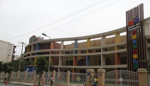 幼儿园|在家总挑食的女儿,上幼儿园后却食欲大增,老师发来照片惹怒妈妈