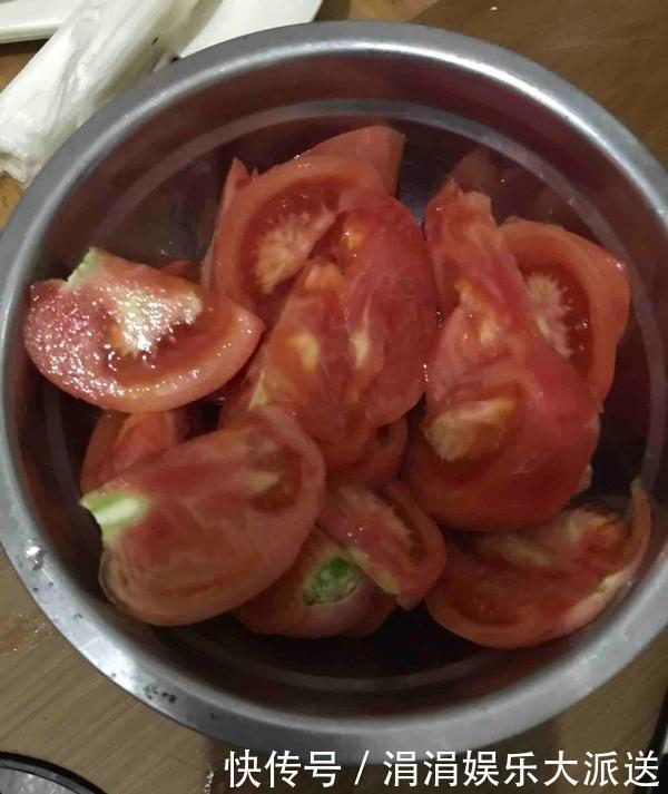 西红柿的黄金搭档不是鸡蛋!而是没人关注的它,强壮筋骨,长高个