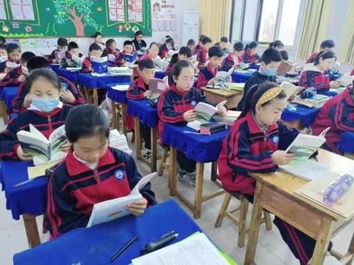 莒县店子集街道日照路小学“世界读书日”读书活动进行时