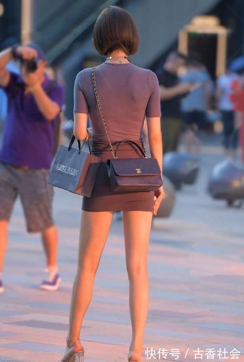 打扮 男人看美女,打扮亮眼重要,还是穿搭性感更重要