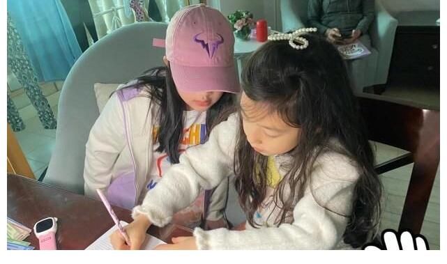 《爸爸5》重聚！吳尊一家四口回國，小泡芙變化大，嗯哼遺憾缺席