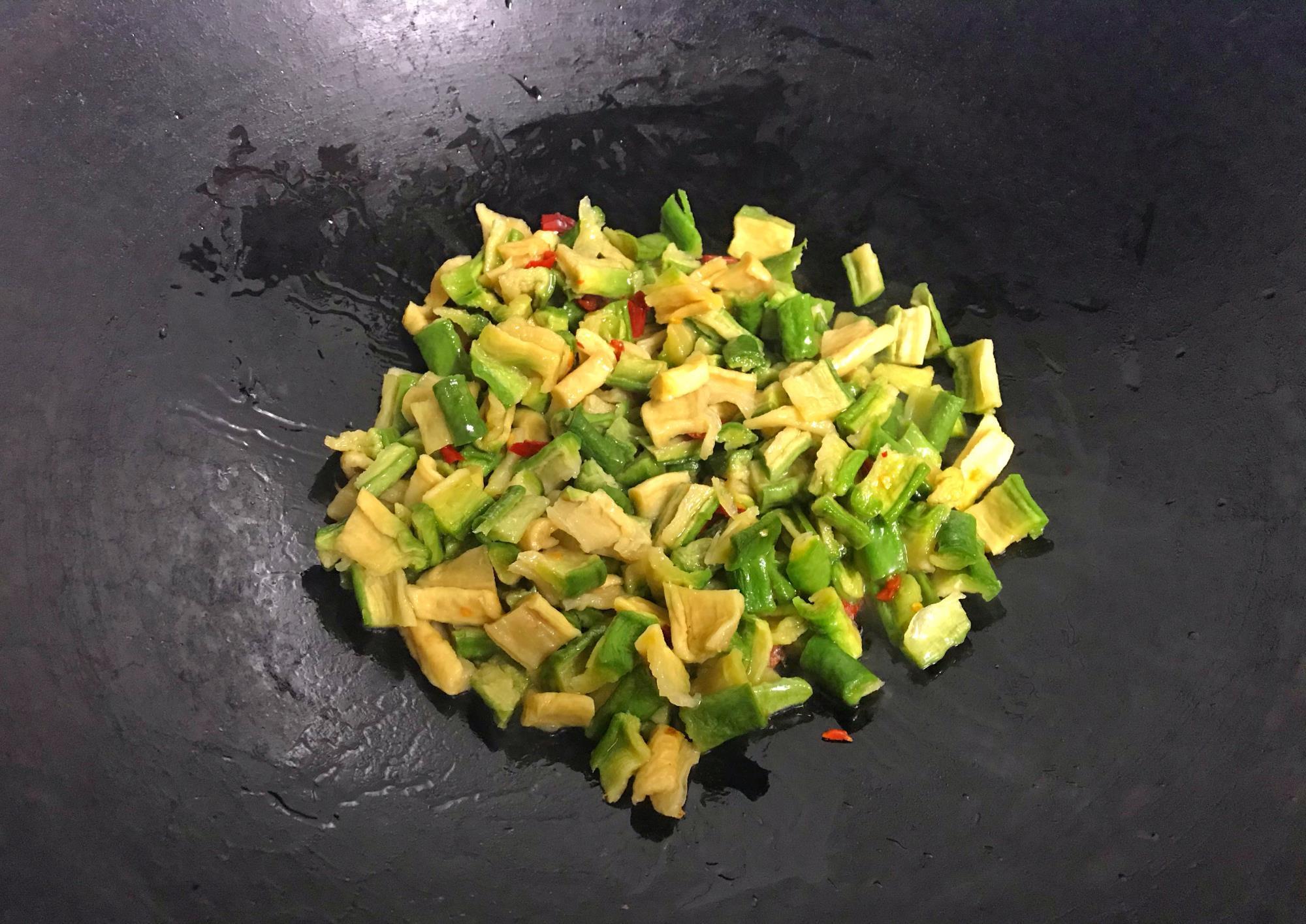 多加理会|夏天萝卜如此做，随手一炒就是下饭菜，清脆入味，比大鱼大肉开胃