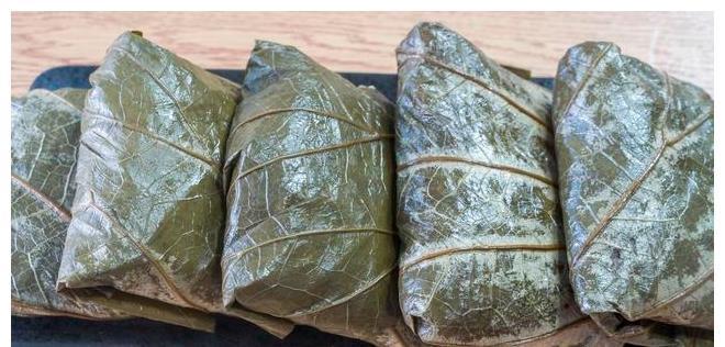 瑶柱|教你在家做荷叶糯米鸡，简单好做不繁琐，比炒菜省事，比粽子好吃