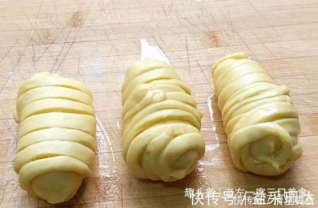 我家面粉从不蒸馒头，加2根香蕉，简单几步，出锅给肉不换，真香