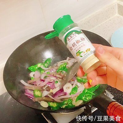 滚刀切|忙里偷个懒，轻松来一碗辣椒炒牛肉