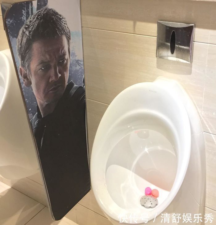 冰淇淋店|30间地狱般的卫生间设计,可能设计师从未上过厕所,开开眼界吧!