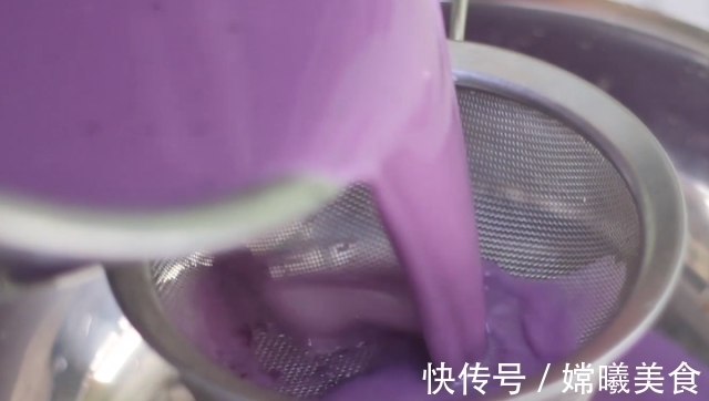 晶莹剔透|我家紫薯不蒸也不煮，简单2步做成千层糕，软嫩Q弹，好吃停不下来