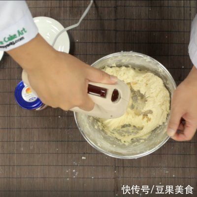 酥软|精致酥软的果酱曲奇教程来啦~在家也能做！还能变换你喜欢的口味