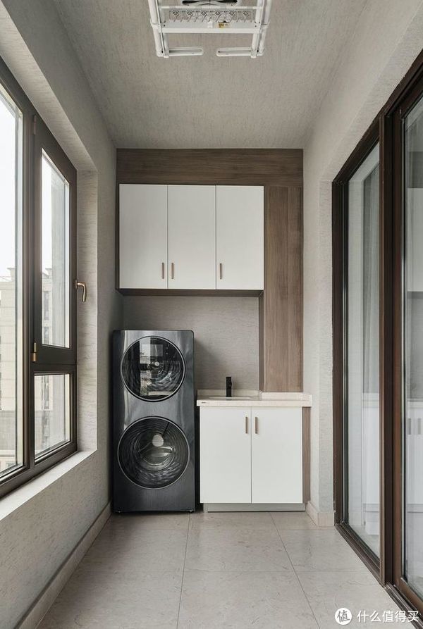 全屋|150㎡的精装大宅,一进门就被客厅迷住!全屋时尚高级,挑不出毛病