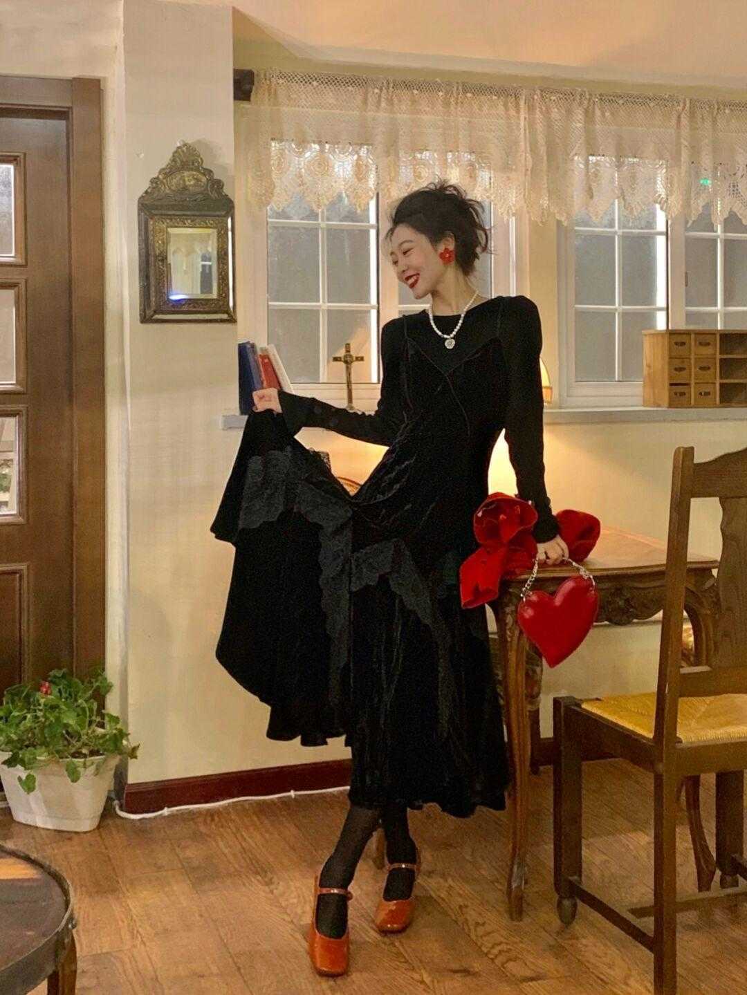 黑丝 出门聚会怎么穿?这四款心机造型,时髦个性又有腔调,咋穿都出彩