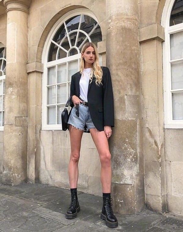 伦敦时尚博主CaitlinReid黑与白的极简色彩演绎高级感