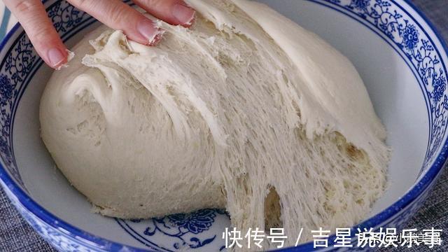 做法|2个土豆1碗面,这做法实在太香了,松软多层像面包,吃一次忘不了