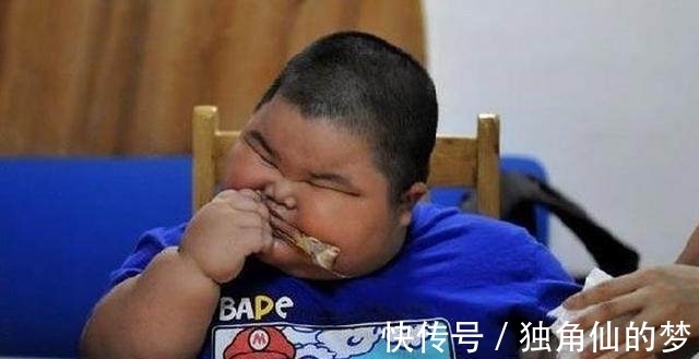 运动减肥|为何三岁孩童胖成一百五十斤?家长说已经成瘾戒不掉!