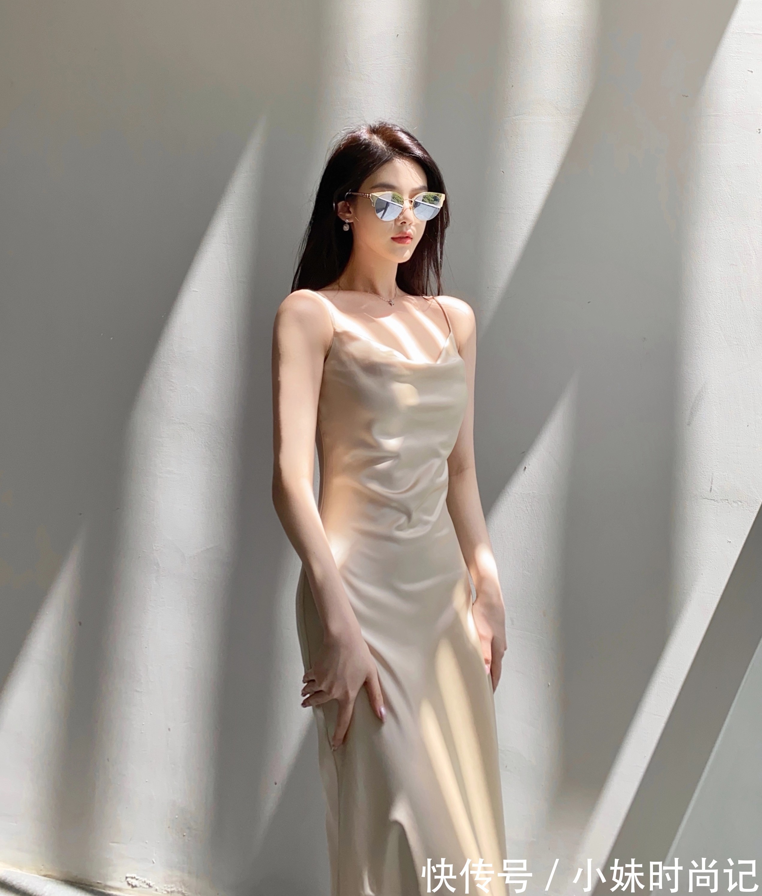 肩带|法式荡领吊带连衣裙,穿出完美性感曲线