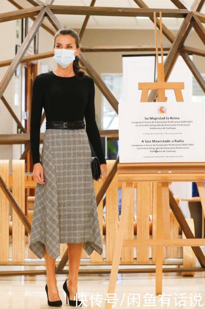 气质 西班牙王后的裙子穿搭真显气质,50岁妈妈学她这样穿,惊艳了时光