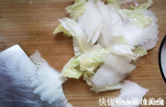 好吃|做醋溜白菜,“3种调料”别放错,并牢记正确顺序,白菜清脆好吃