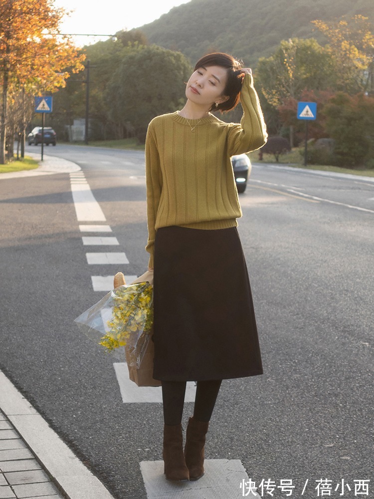 针织衫|2022还穿什么牛仔裤?气质女人赶紧备上半身长裙,优雅时髦显气质