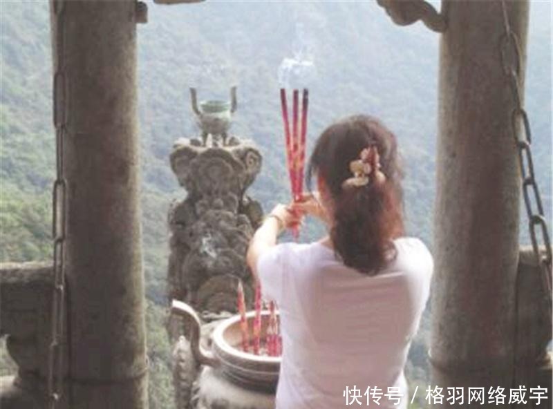 武当山上的“夺命龙头香”,百年来殉命者不计其数,如今稍有改动