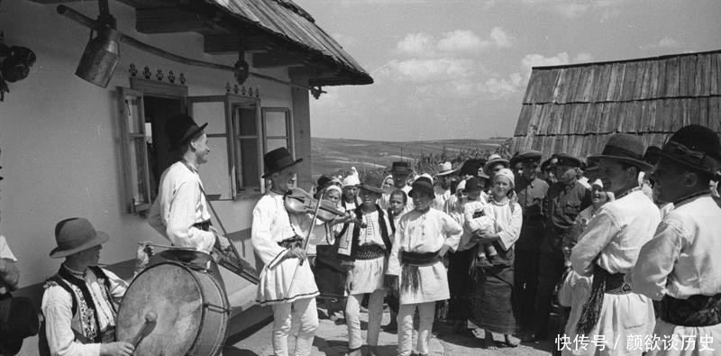 豪华|苏联婚姻百年影像史:一开始登记住木头房,后来整上豪华车队