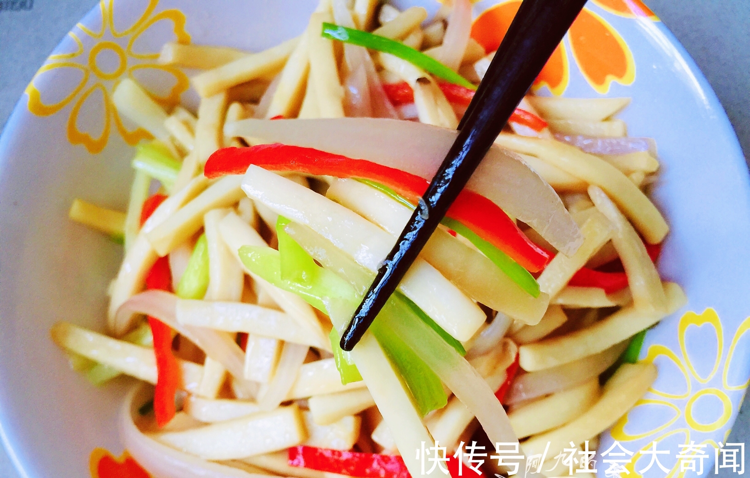 红辣椒|立秋后,这素菜别忘了给家人吃,不放肉也很香,立秋吃它很营养