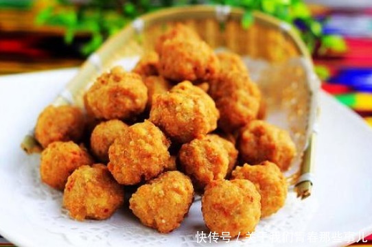 不管炸什么丸子,调馅时多加一勺它,保证膨松酥脆,好吃不油腻