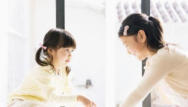 父母|8岁男孩“偷亲”女同桌,妈妈知道后的做法,让老师都竖起大拇指