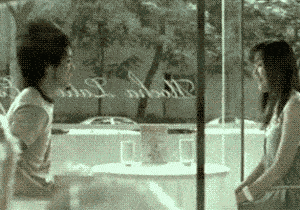 |搞笑GIF:搭讪碰了一鼻子灰之后成精!自己化解了自己的尴尬!