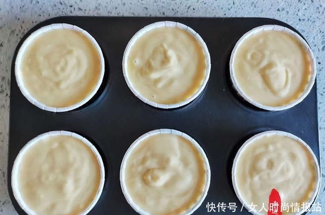 杯子蛋糕是个爆浆美味甜品,操作简单不用打发,好看又好吃哦