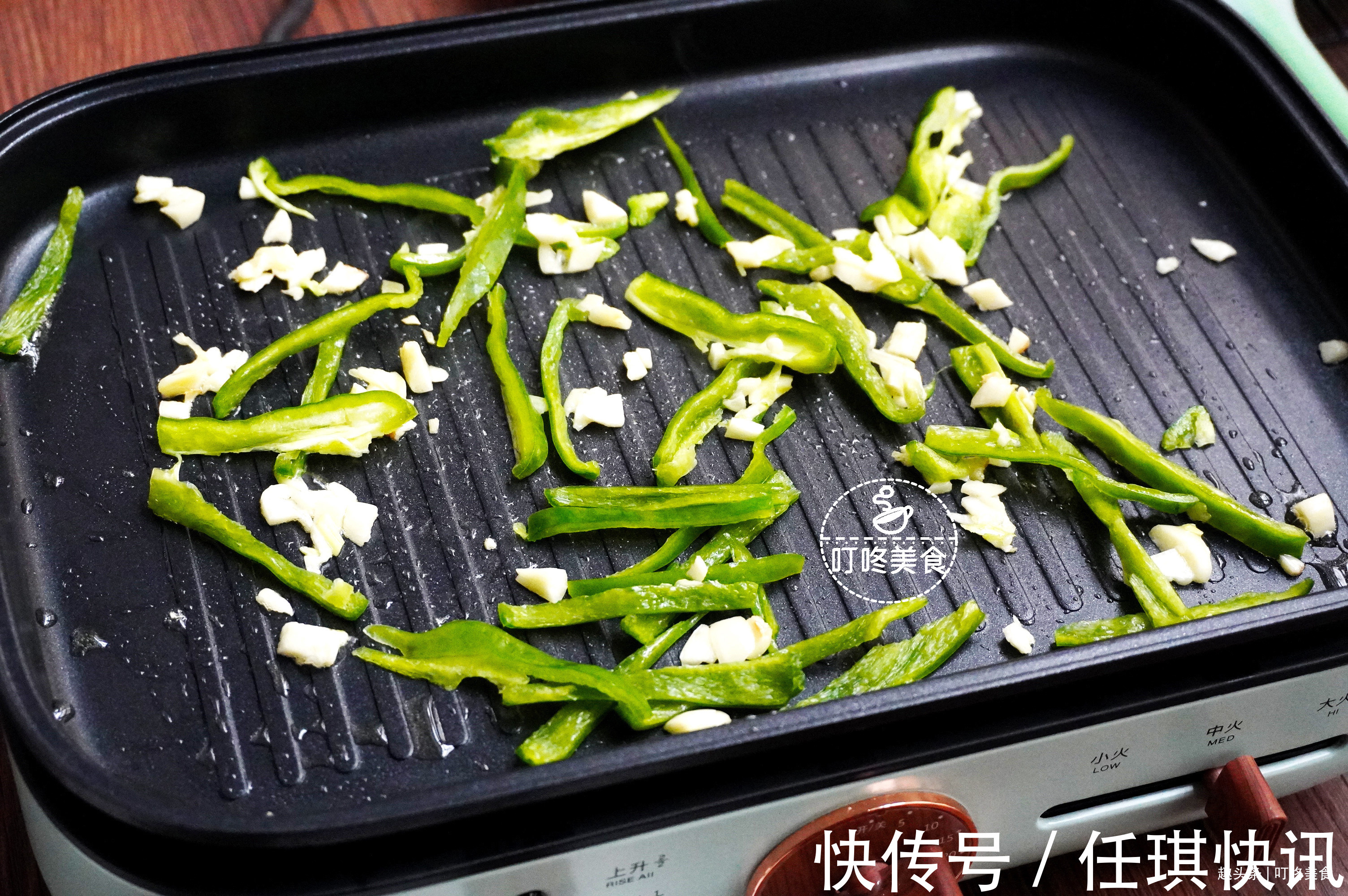 母鸡蛋|荷包蛋这样做太香了，一次做6个，个个圆润完整不粘锅，特下饭