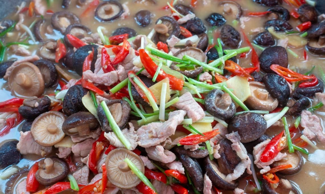 香菇炒肉，软嫩顺滑超入味，营养丰富又美味，做法简单的家常菜