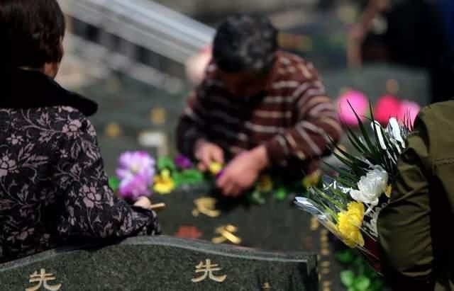 亲情|“父母不在了,姐姐就不管我了”,90后小伙哭诉,现实很残酷