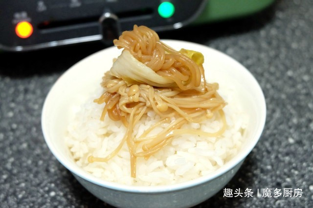 寿喜锅自己做，半碗调味汁一浇，从此告别水煮菜，还能越吃越瘦