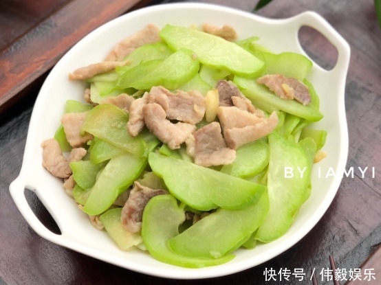 冬季养生，不妨多给家人吃此菜，补钙质，提高智力，肌肤更细腻