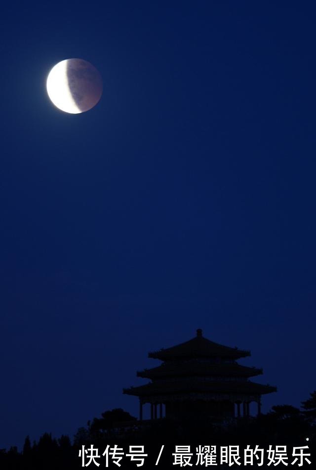 新华社记者 新华全媒+|“超级红月亮”
