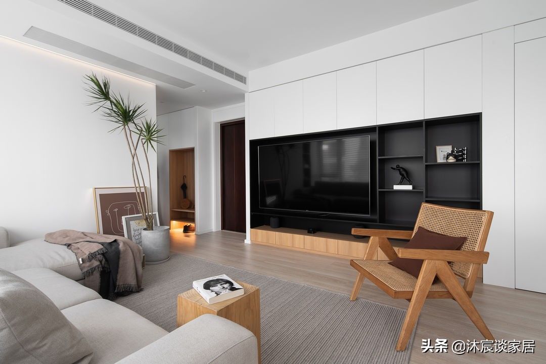 家居|不顾家人反对买下“横厅”，装修后全屋“真香”，开阔大气又敞亮