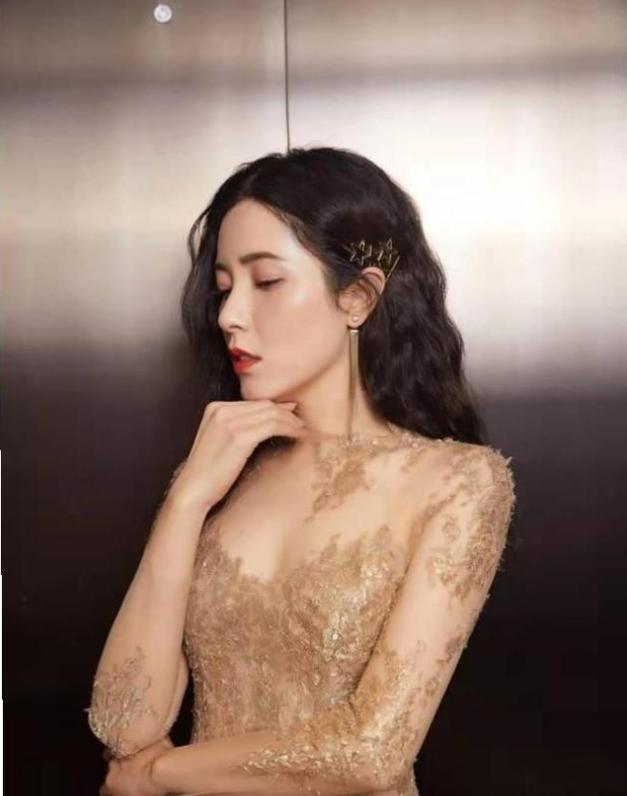 厉鬼@她被称为“最美女鬼”,三任男友都是影帝,如今自己却不温不火!