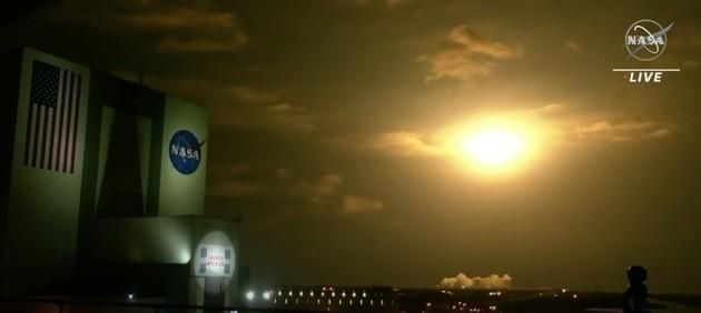 SpaceX用二手猎鹰9号火箭将四名宇航员送入太空